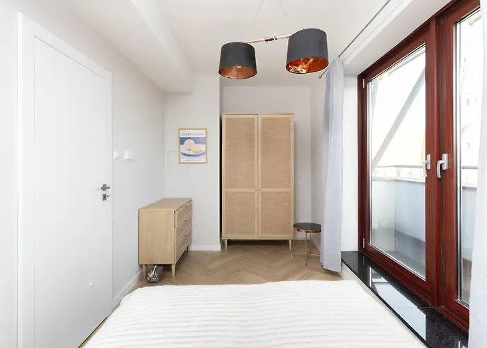 Krawiecka, Sun & Snow * Wroclaw